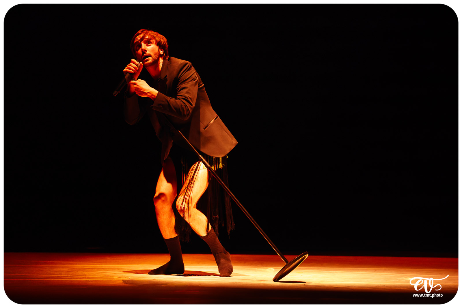 A4 (COMME LA FEUILLE) CIE CHICOS MAMBO